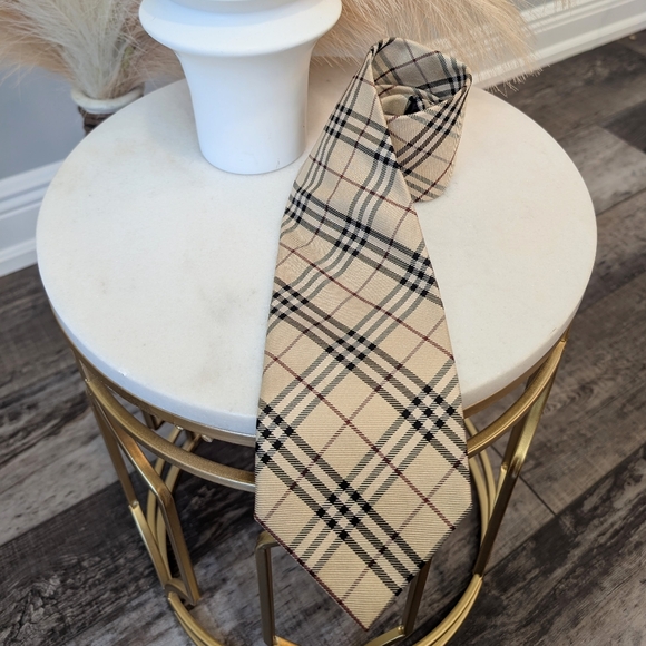 Burberry London Classic Plaid Mens Tie - Picture 3 of 10